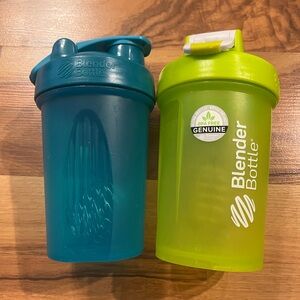 Shaker Cup Set - Blue and Green